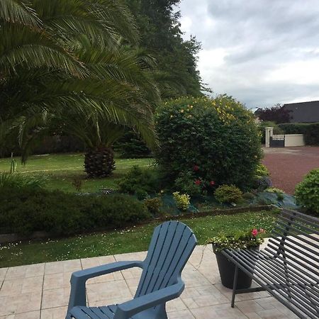 Bed and Breakfast Cote Jardin Des Charmilles Quettehou Экстерьер фото